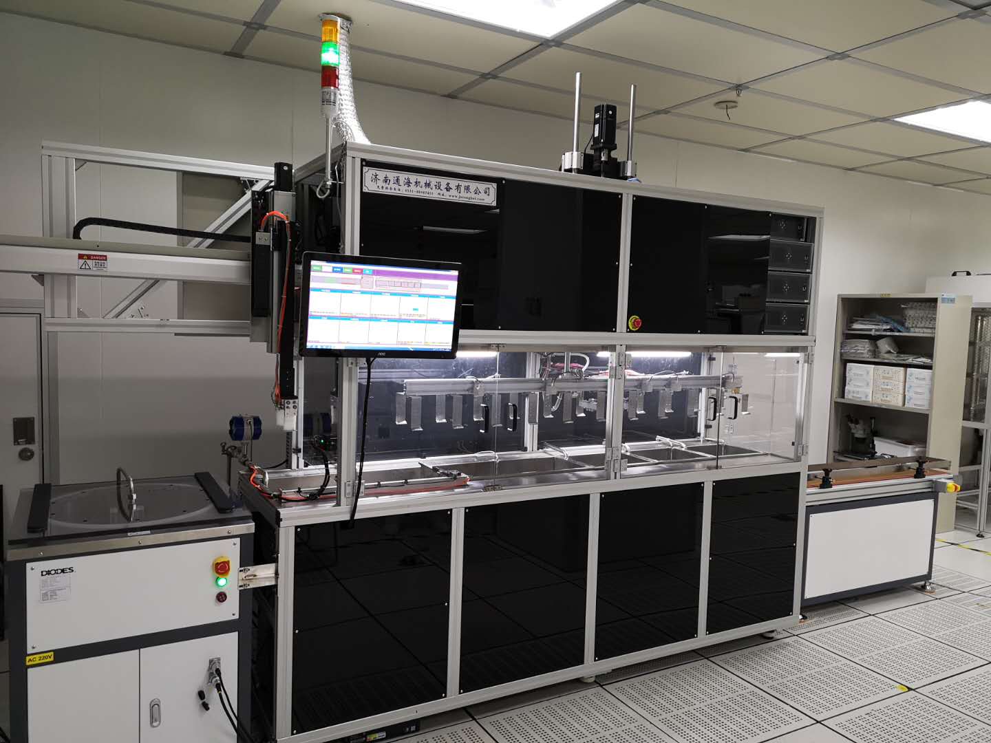 通過式超聲波清洗機(jī)的工作與其他設(shè)備有哪些不一樣？