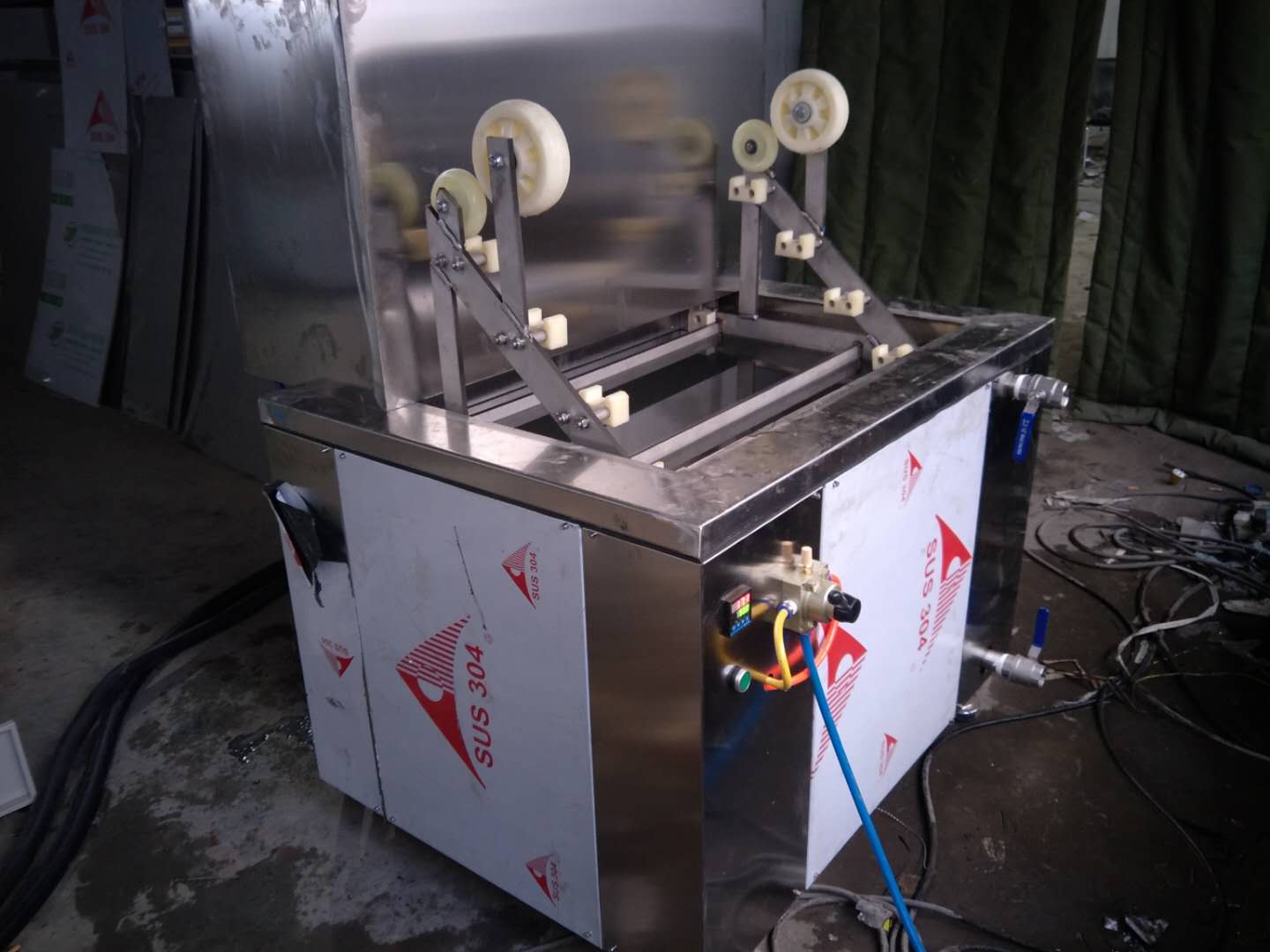 超聲波清洗機(jī)中超聲波振蕩器的維護(hù)有哪些需要注意的？